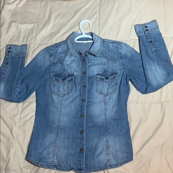 Guess jean button up top - Picture 4 of 7